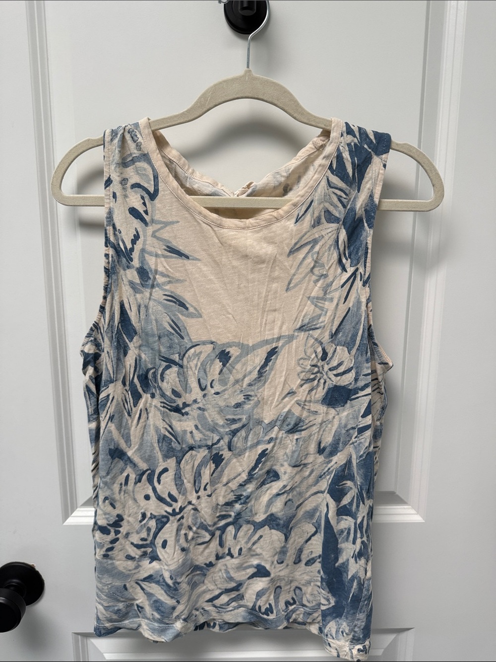 Lucky Brand Cream and Blue Floral Scoop Tank